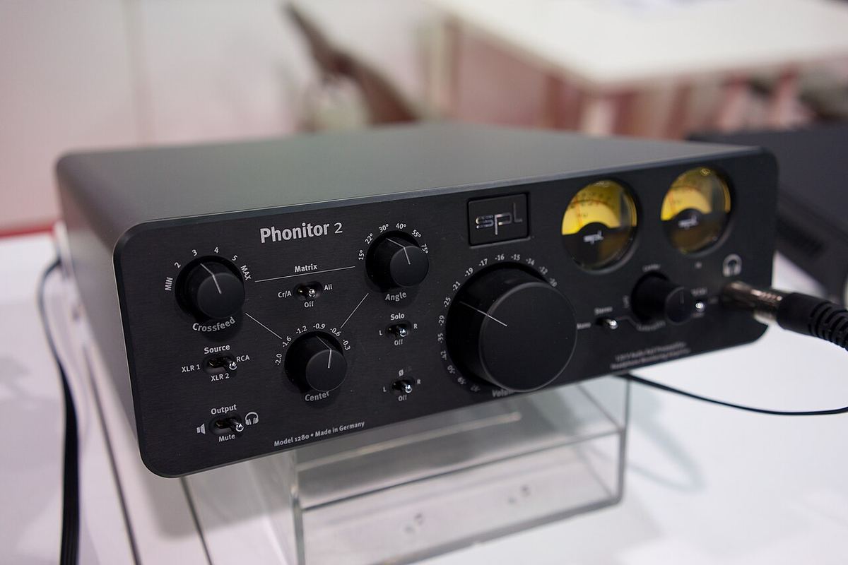 SPL Phonitor 2 desktop headphone amplifier with front-panel level meters